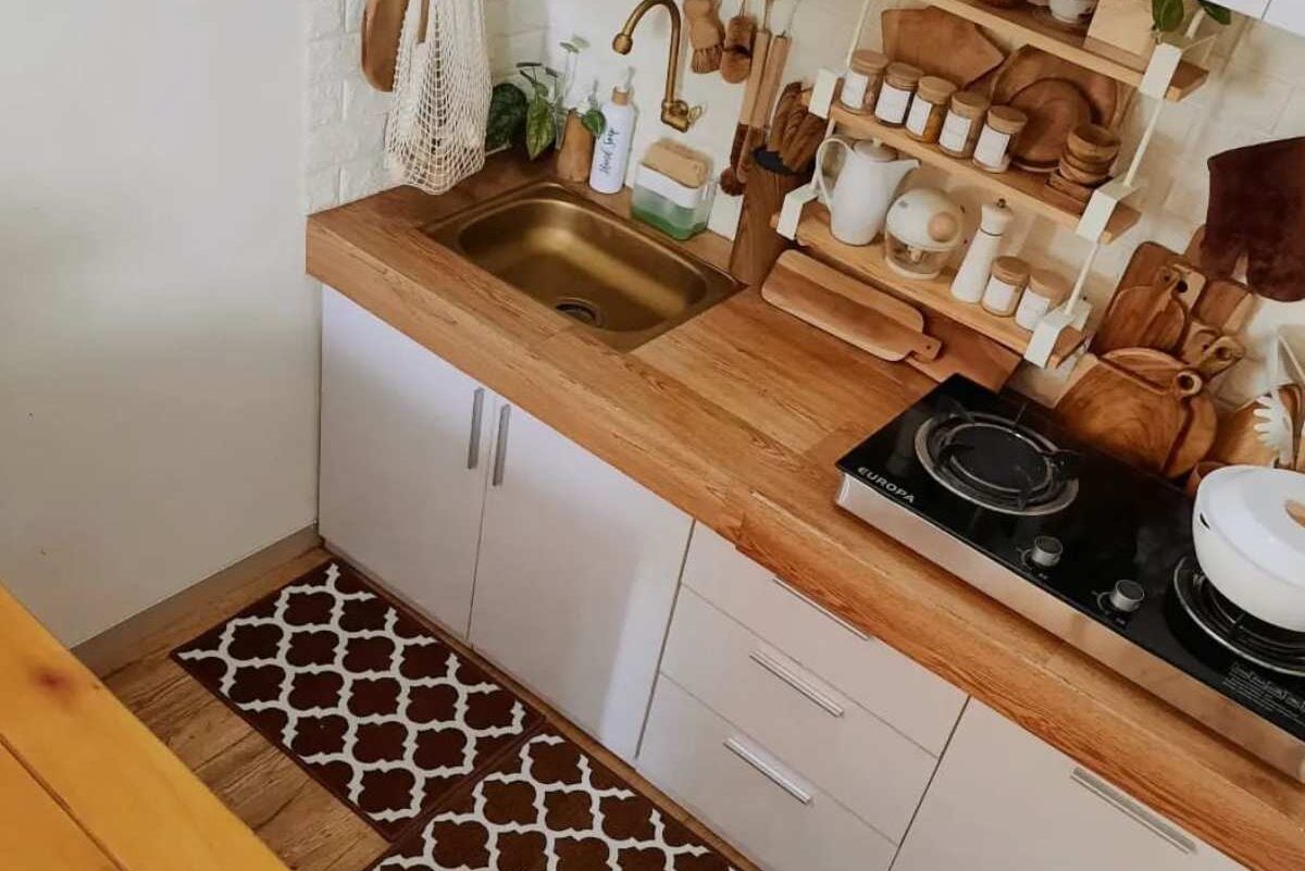 lantai kayu di dapur