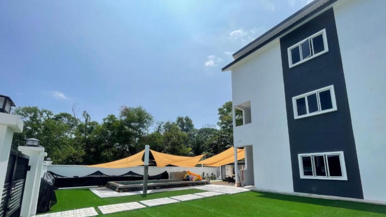 Ayra Homestay