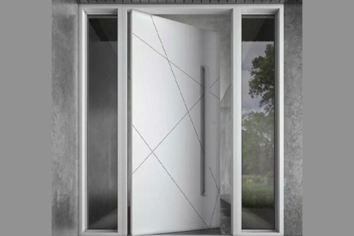 7. Model Pintu Aluminium Mewah dengan Garis-garis Diagonal