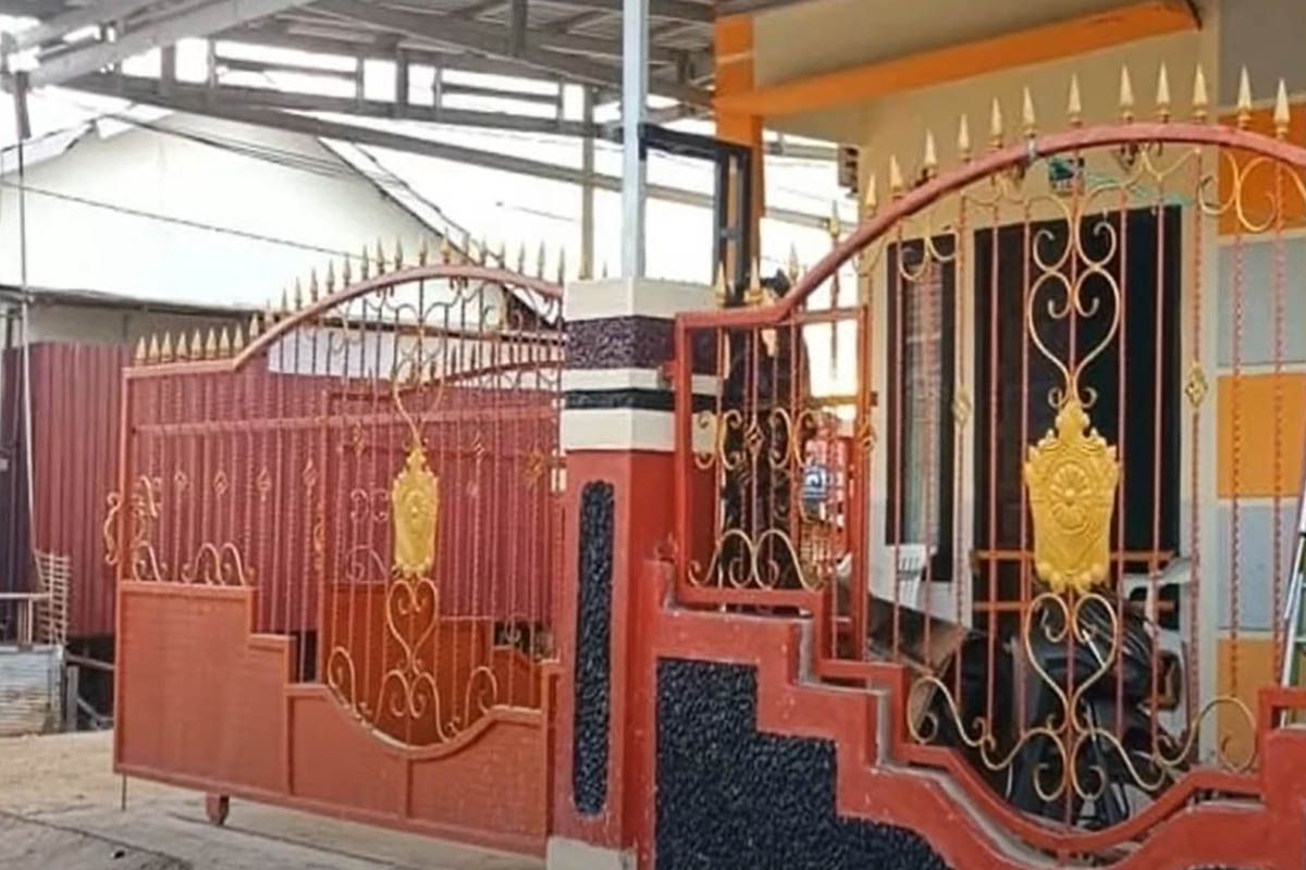 warna cat pagar bronze untuk rumah minimalis