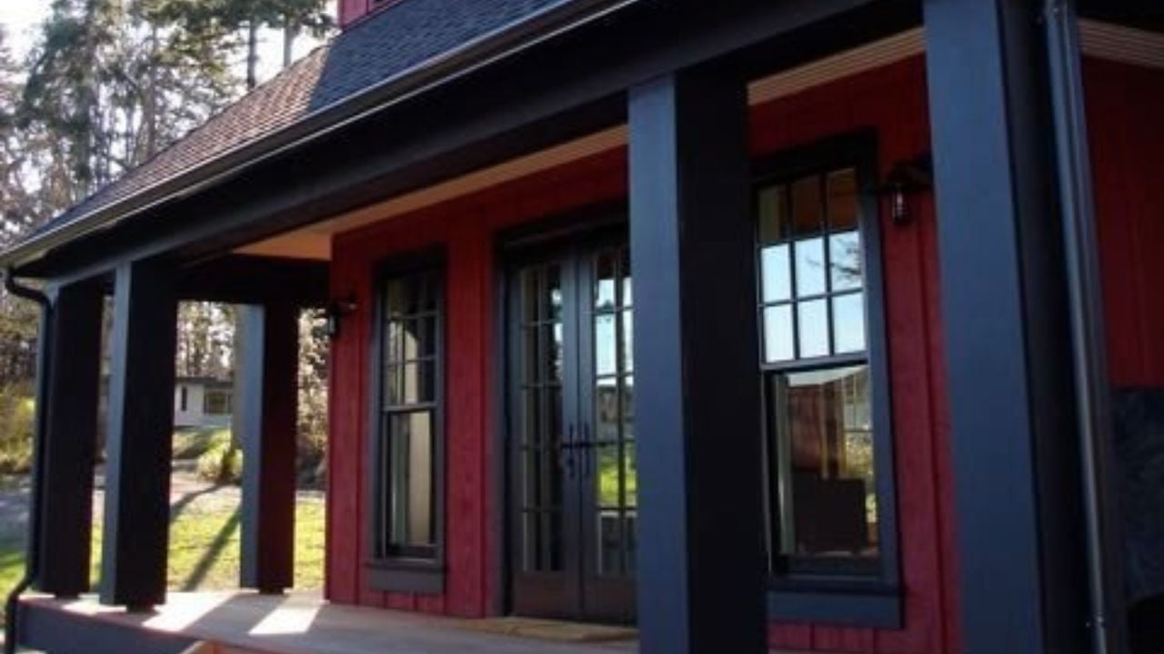 kombinasi warna cat rumah merah hitam bagian luar