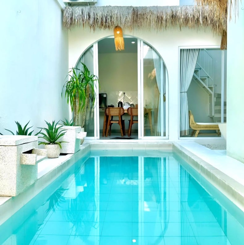 13. Eze Villas