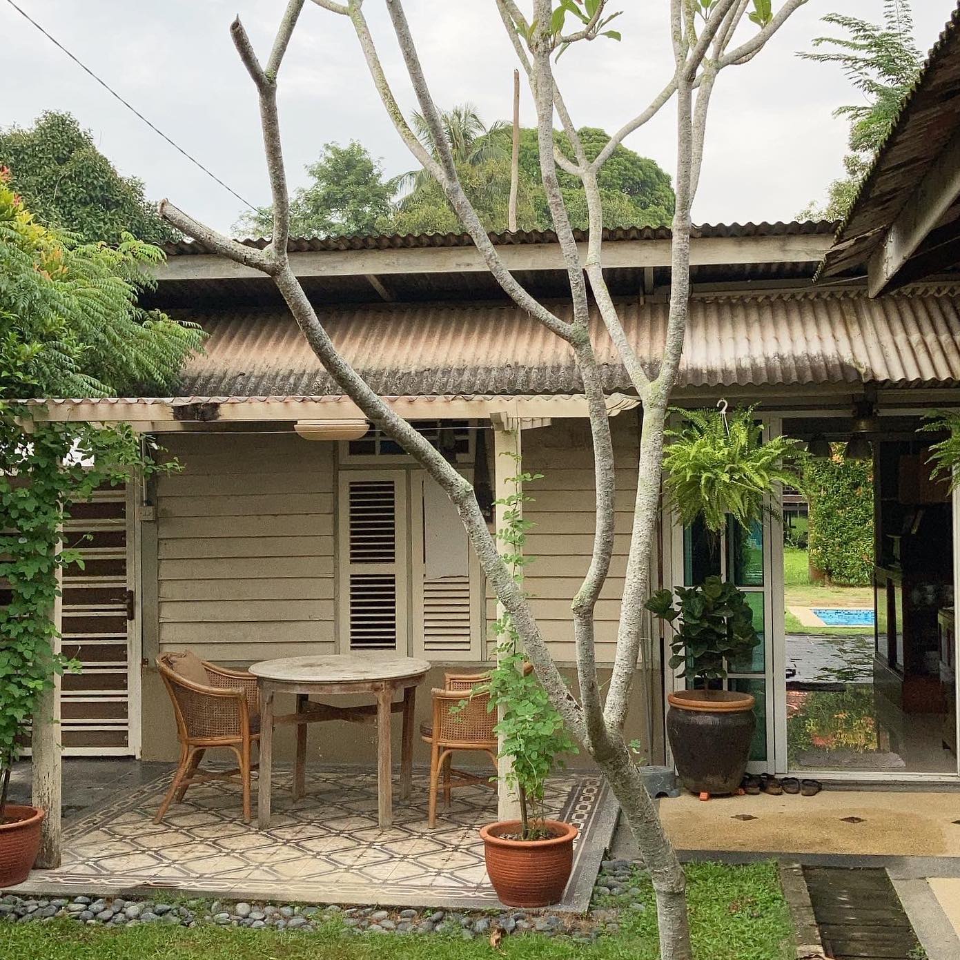 1. Model Rumah Sederhana tapi Indah di Kampung