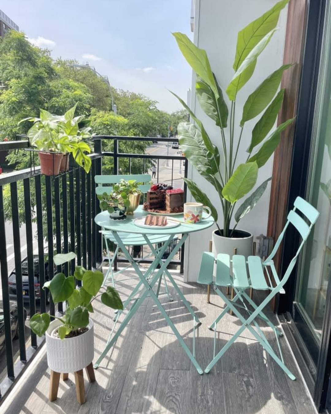 model balkon rumah lantai 2 minimalis