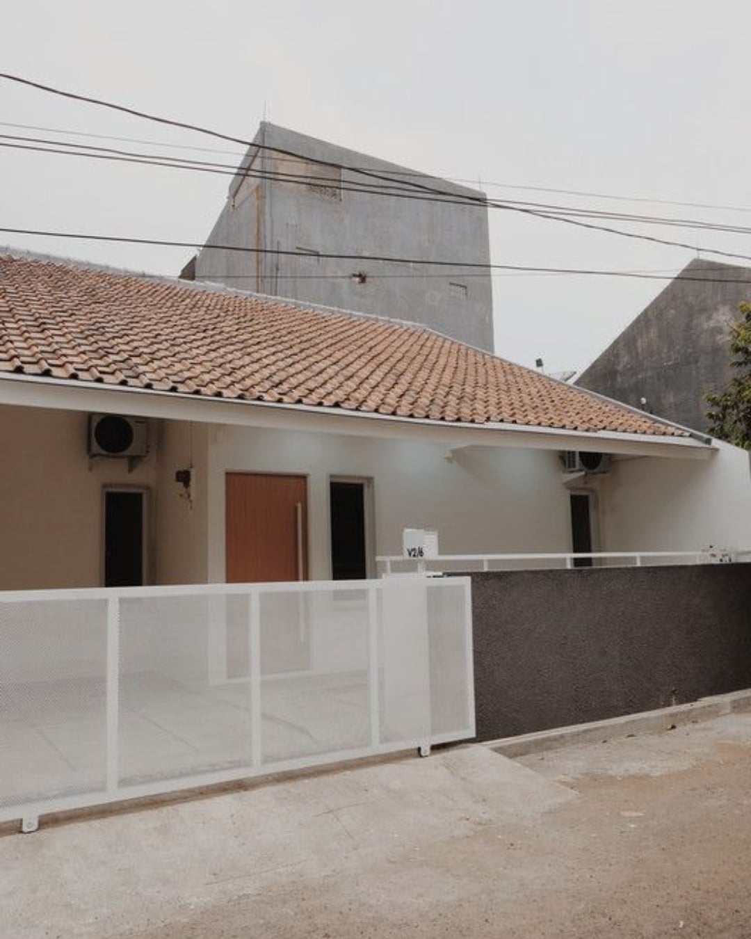 desain rumah industrial low budget