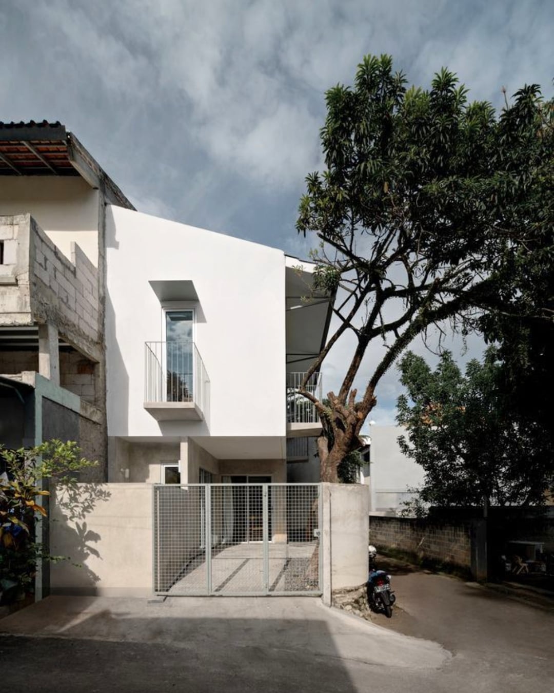 desain rumah industrial low budget