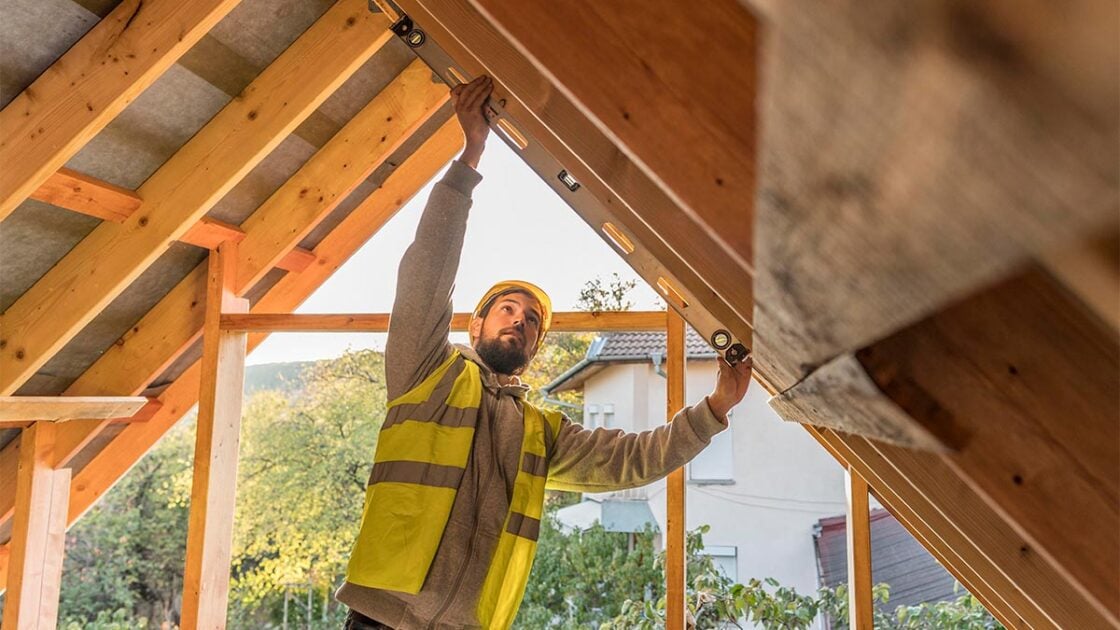 5 Tips Renovasi Atap Rumah Tanpa Pindah, Dijamin Aman!