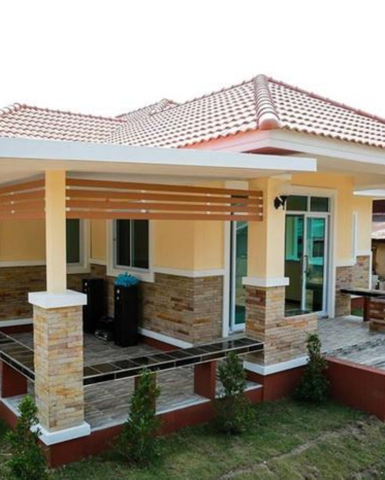warna cat teras rumah yang bagus kuning tua