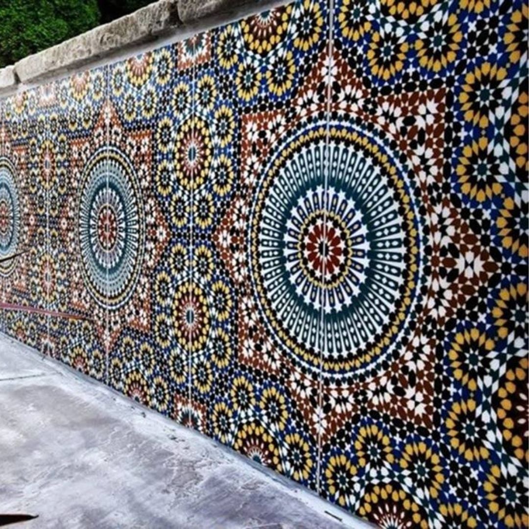 6. Model Keramik Dinding Teras Depan Rumah Motif Maroko