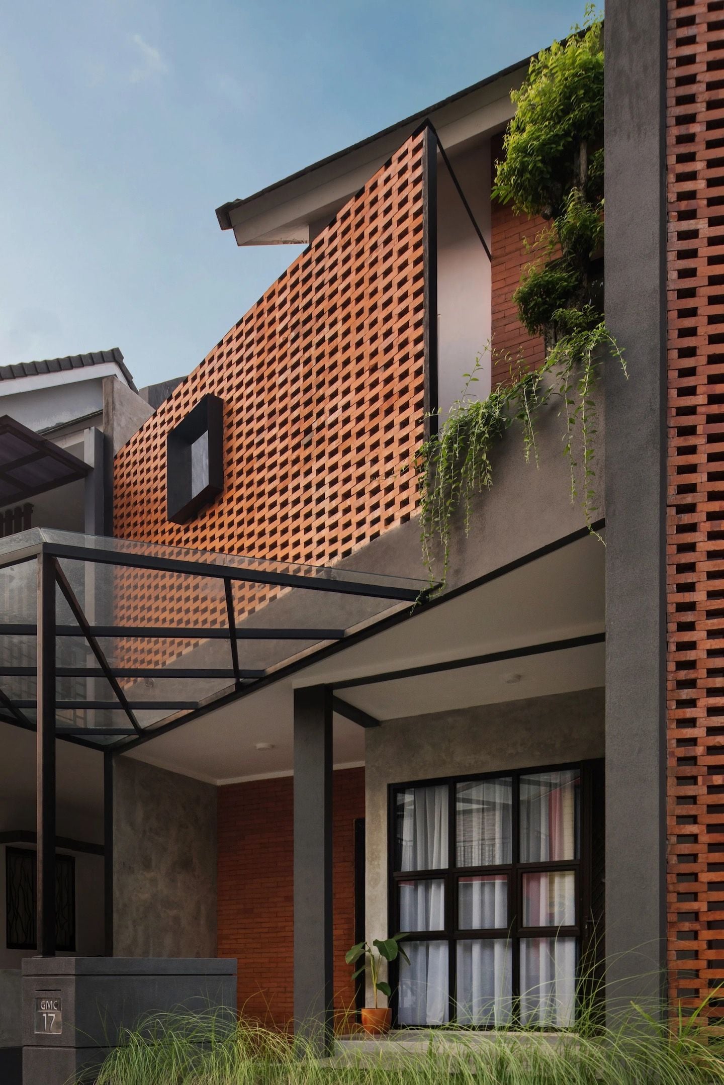desain fasad rumah industrial bata ekspos