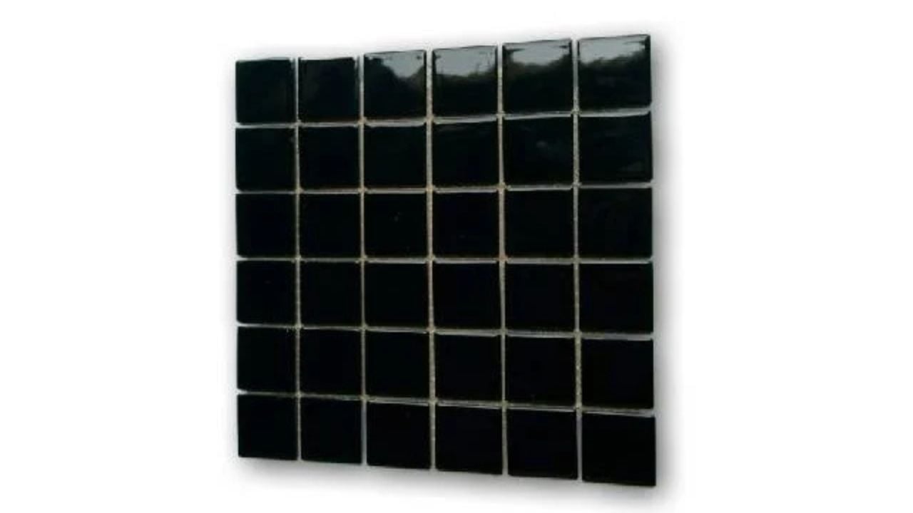 Keramik Hitam Glossy Kuda Laut