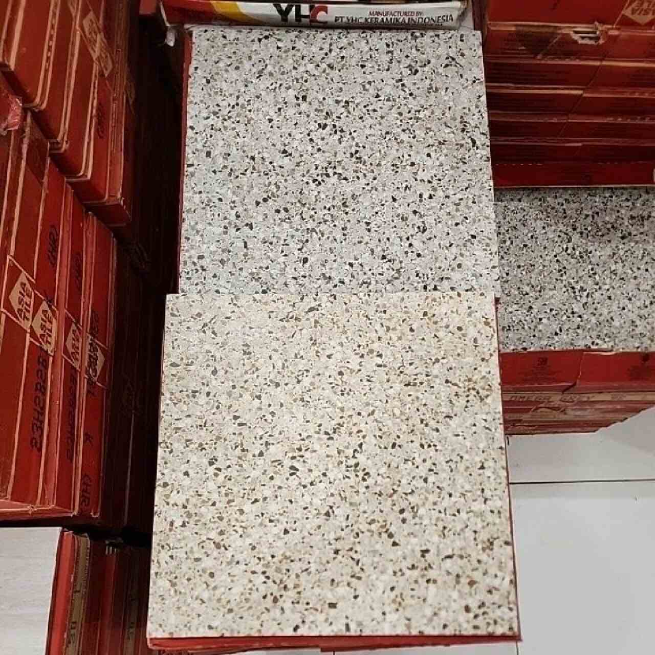 harga keramik lantai per dus 60x60 merk asia tile