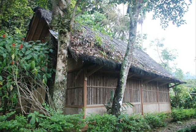 rumah adat jolopong