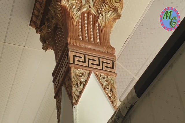contoh warna cat tiang teras motif bunga