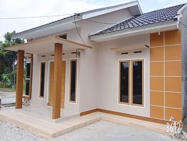 tiang warna coklat