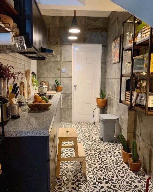 dapur sederhana dekat kamar mandi