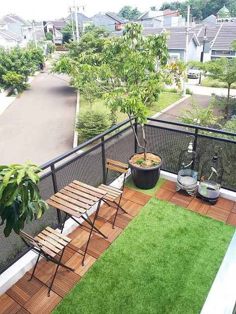 taman di balkon lantai 2