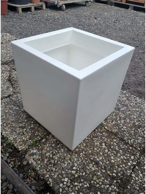 Desain Bak Sampah Beton