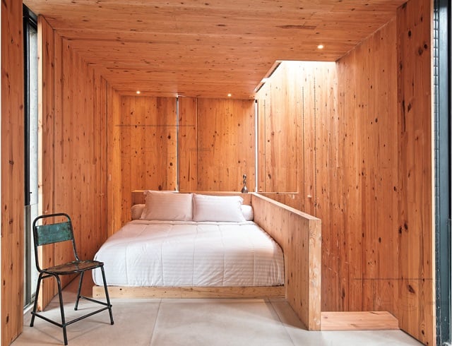 desain kamar tidur dari triplek kayu ekspos