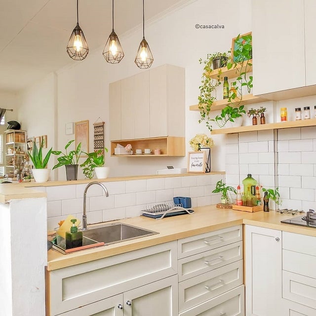 desain dapur minimalis warna putih kayu cantik