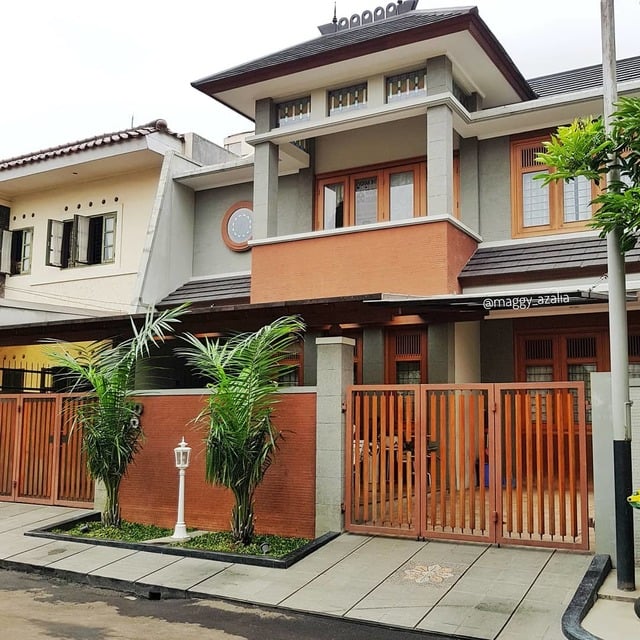 cat pagar rumah warna orange