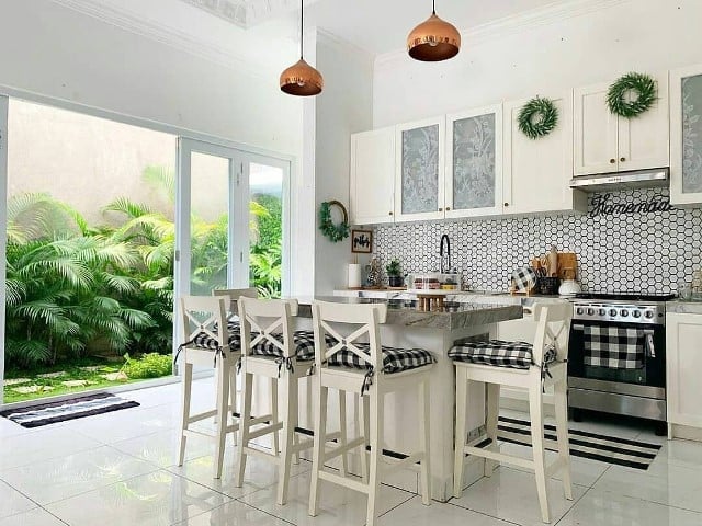 dapur menghadap taman