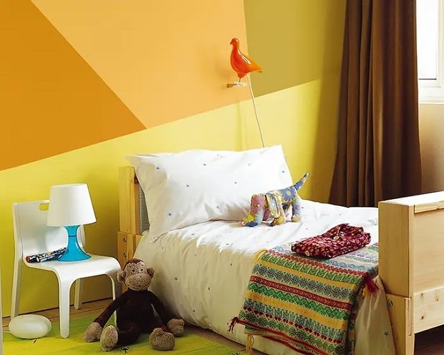 cat dinding geometris besar dua warna