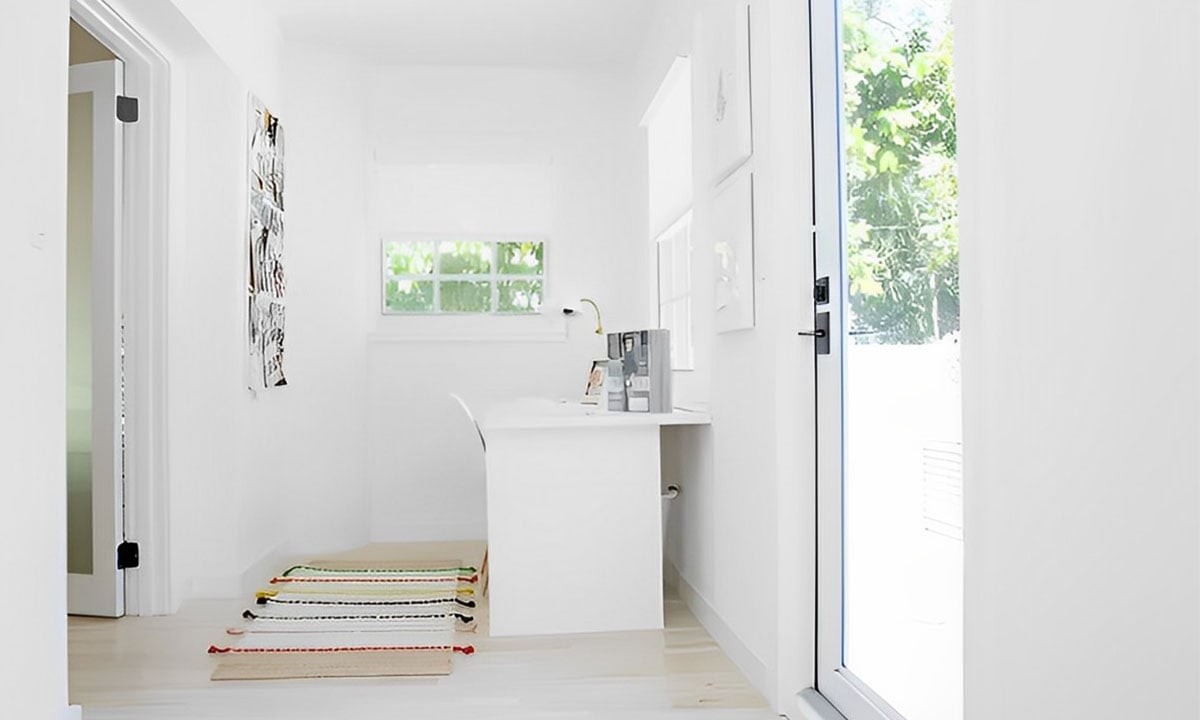 desain ruang kantor kecil minimalis