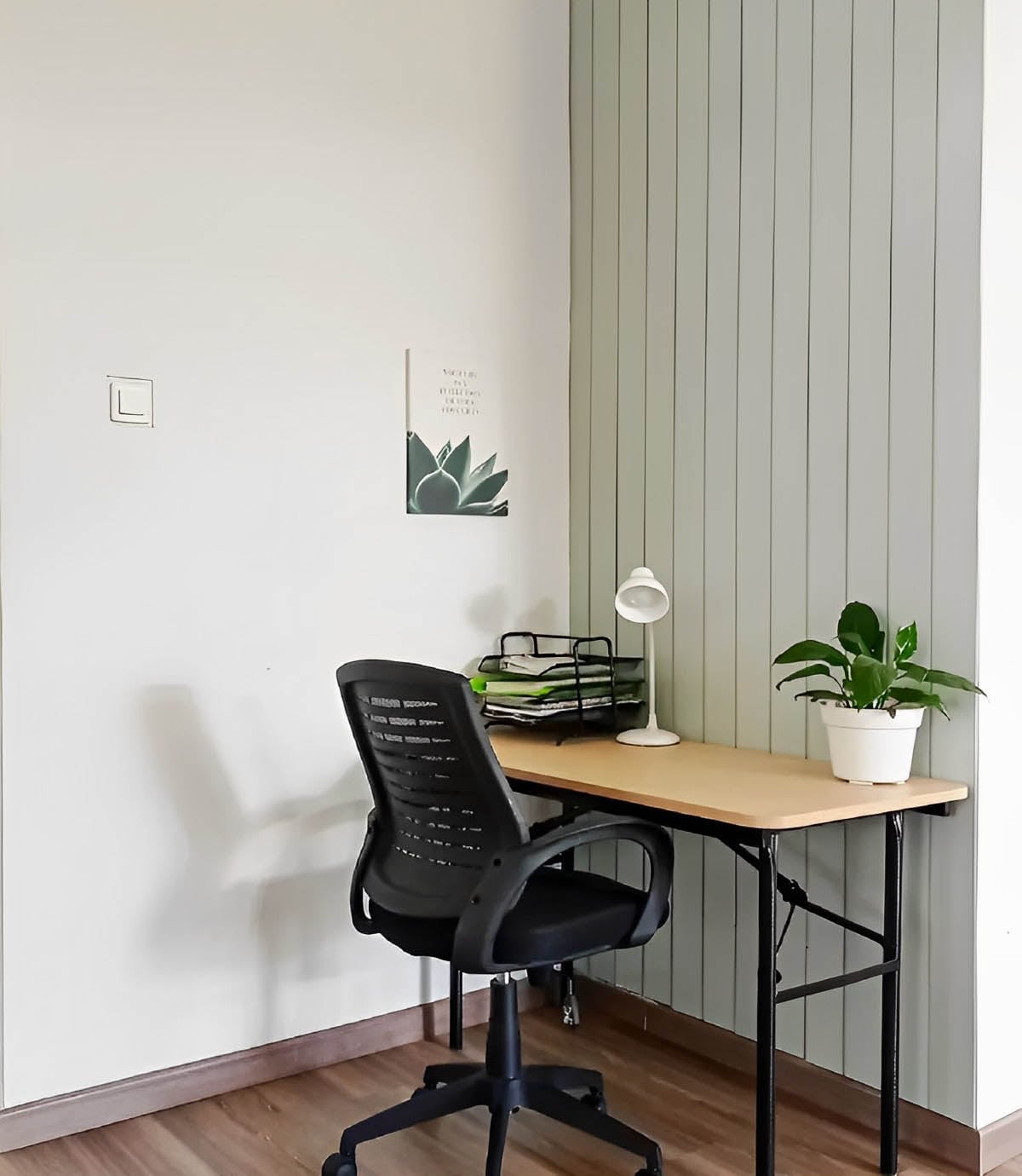 desain ruang kantor kecil minimalis