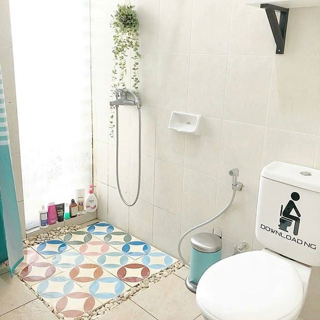 Kamar Mandi Sempit yang Cantik
