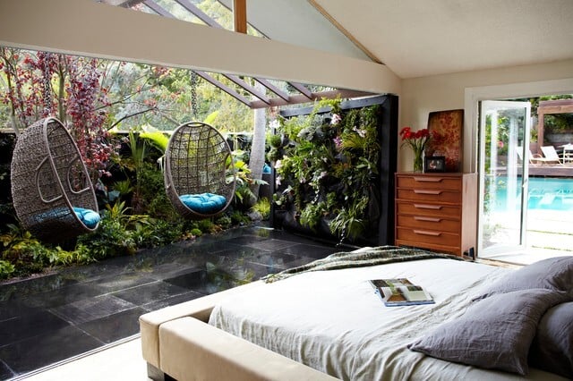 desain kamar tidur menghadap taman dengan kursi gantung desain kamar tidur menghadap taman dengan kursi gantung