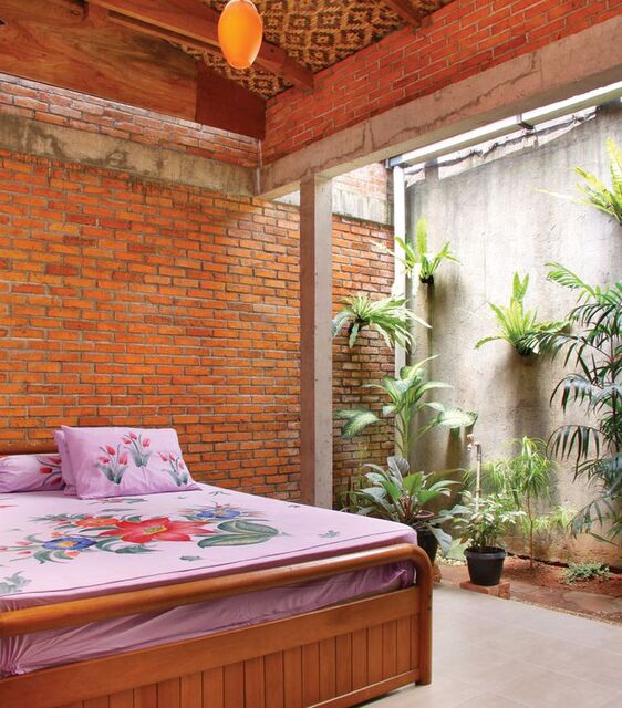 desain kamar tidur menghadap taman dengan tembok ekspos desain kamar tidur menghadap taman dengan tembok ekspos