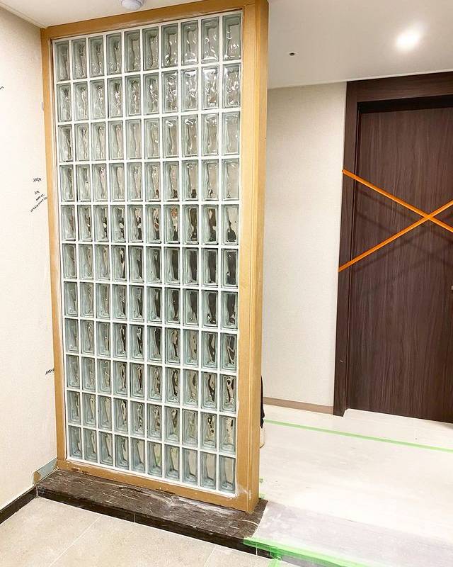 model pemasangan glass block persegi panjang