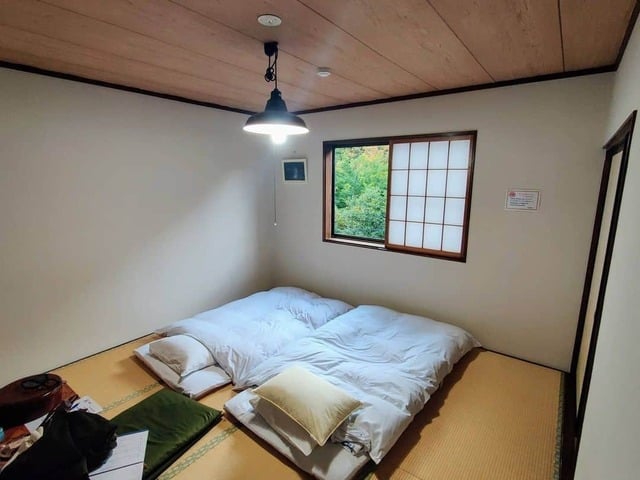 kamar tidur minimalis ala Jepang dengan kasur futon