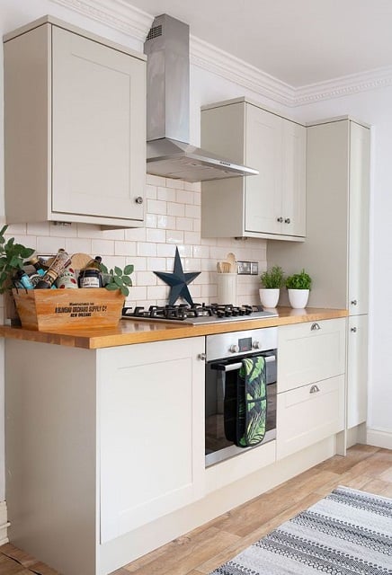 penampilan dapur mungil warna krem