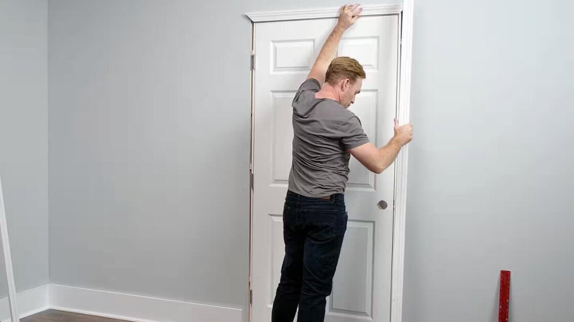 Cara Pasang Pintu Kamar Mandi Sendiri Tanpa Bantuan Tukang