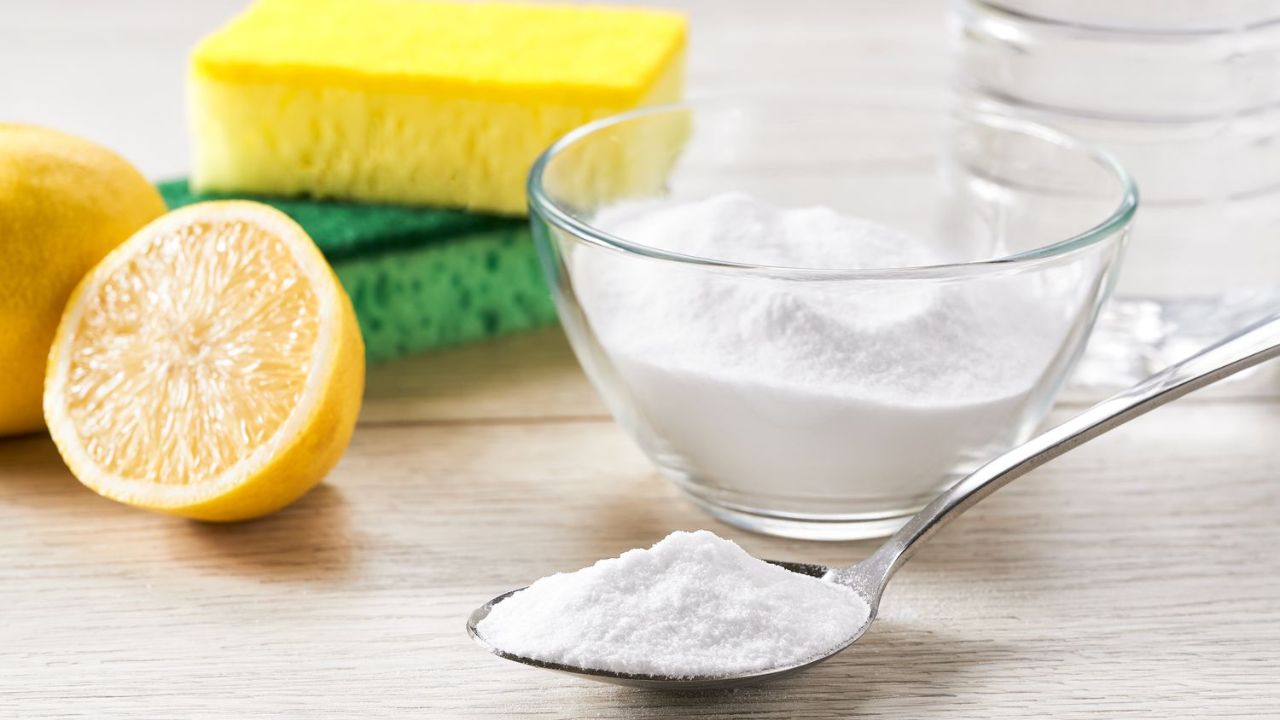 cara mengatasi pipa paralon air bersih tersumbat dengan lemon dan baking soda
