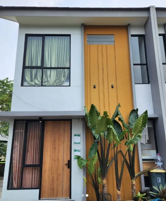 7. Warna Cat Kos-kosan Kombinasi Abu-abu Muda dengan Coklat Muda