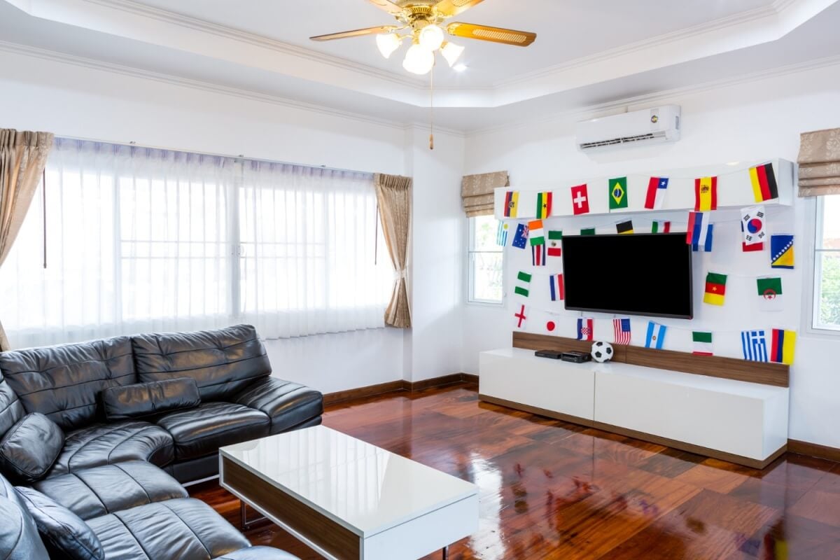 tinggi tv 43 inch dari lantai tinggi tv 43 inch dari lantai