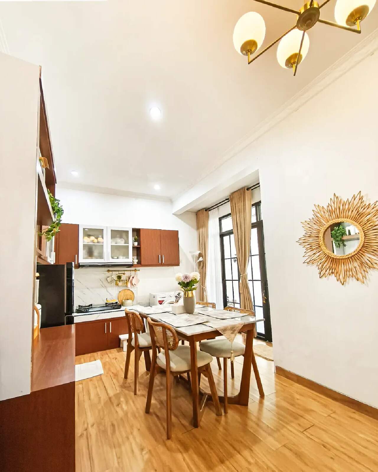 warna cat dapur elegan putih