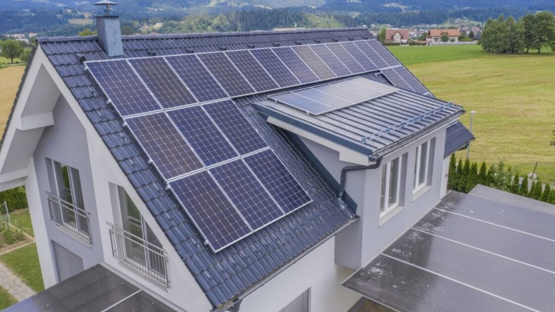 Biaya Pasang Panel Surya sesuai Kapasitas Watt Tahun 2025
