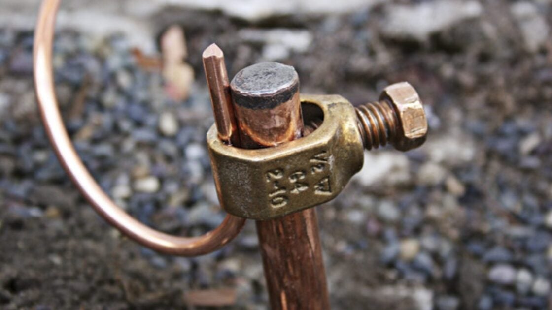 Estimasi Biaya Pasang Grounding Listrik Rumah