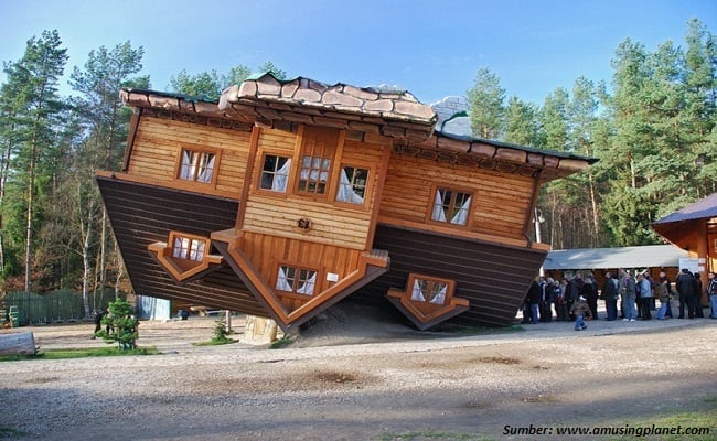 rumah terbalik