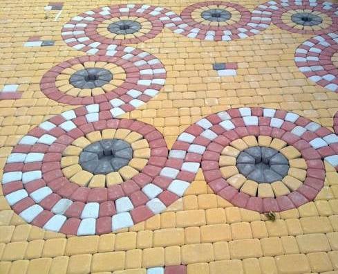 gambar pemasangan paving block