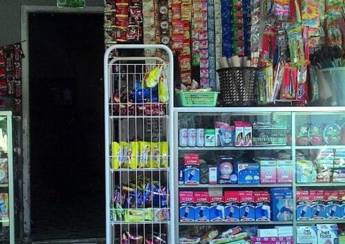 harga etalase toko