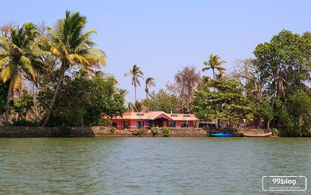 rumah dipinggir kali