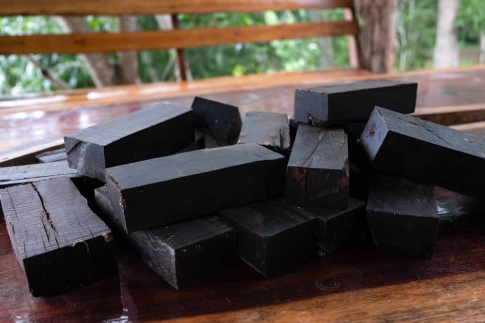 kayu eboni