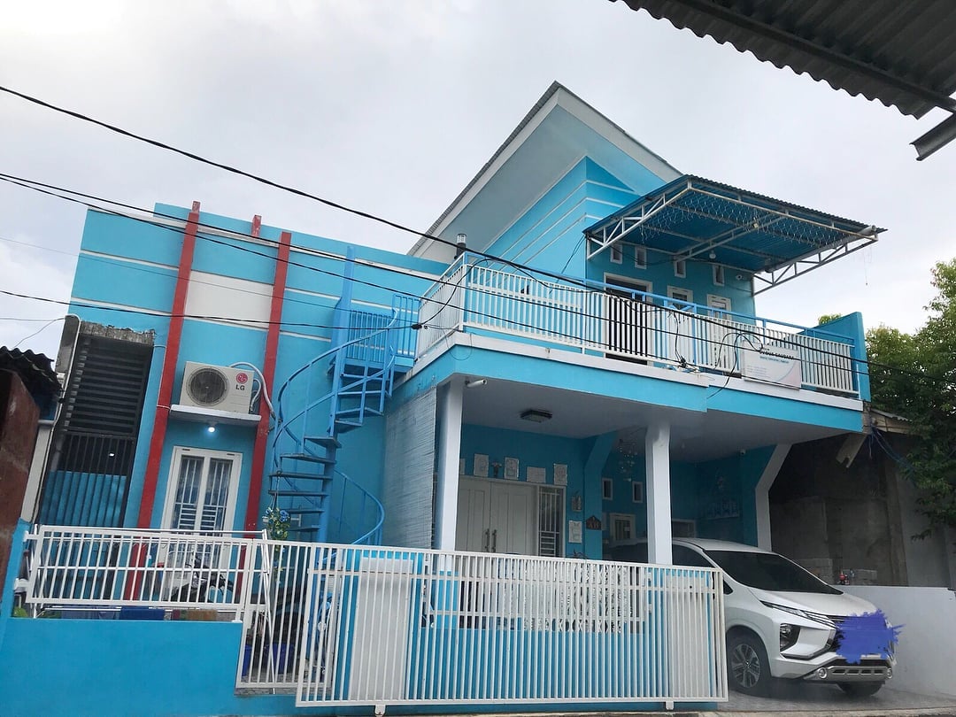 rumah doraemon tampak depan