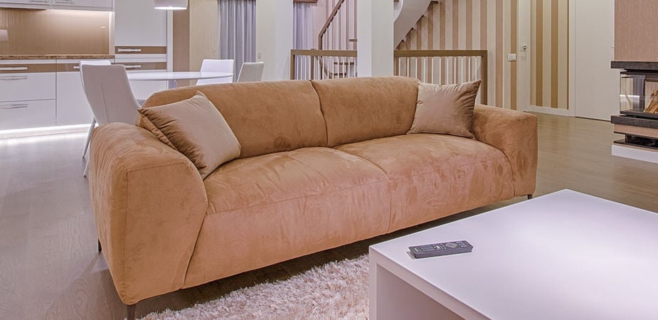 sofa berbahan suede