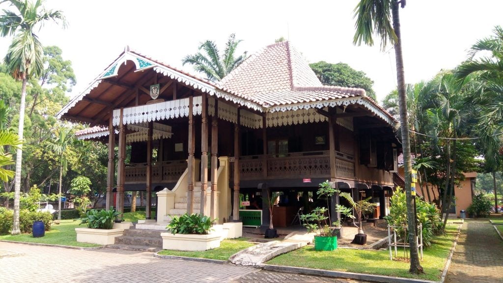 rumah bubungan lima